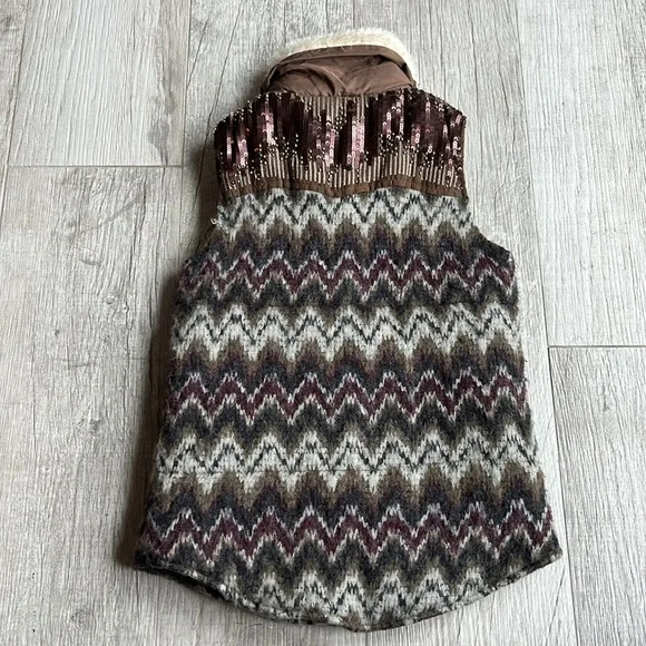 Miss Me Bling Vest Size M Sequin Beaded Southwest Design